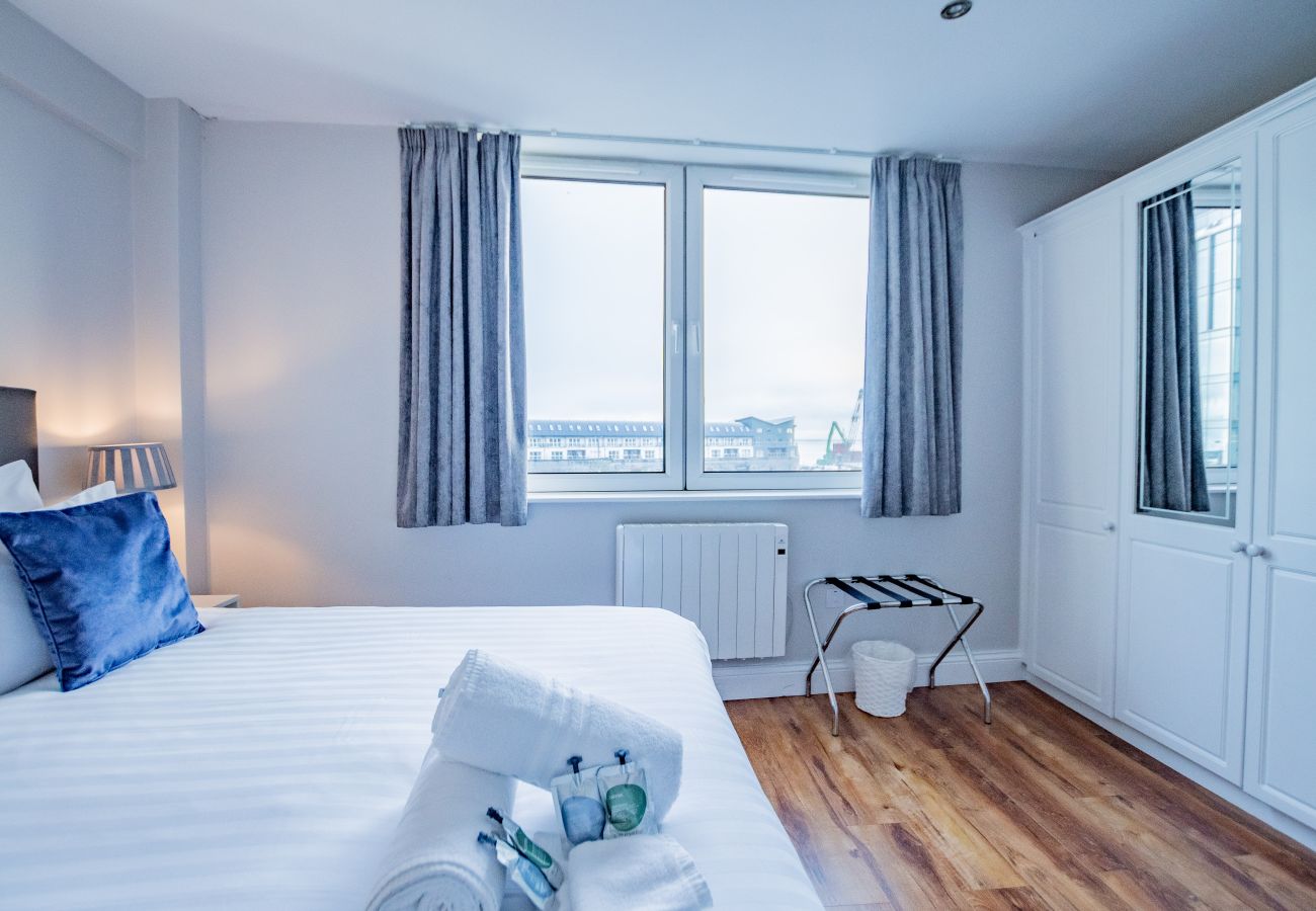 Apartment in Galway City - Harbour and Water View Designer Duplex. Family Friendly. Private building.