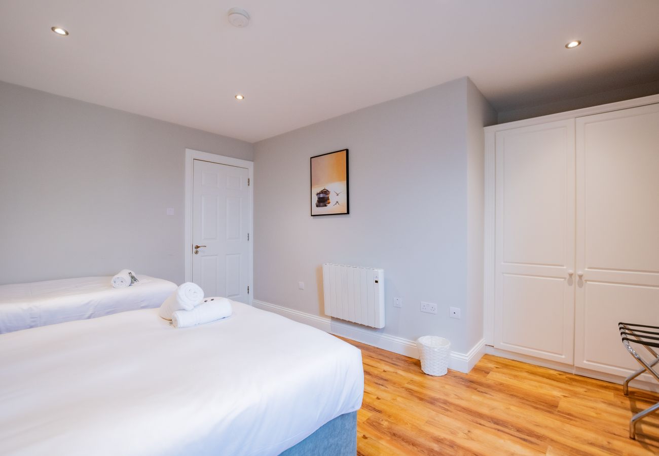 Apartment in Galway City - Harbour and Water View Designer Duplex. Family Friendly. Private building.