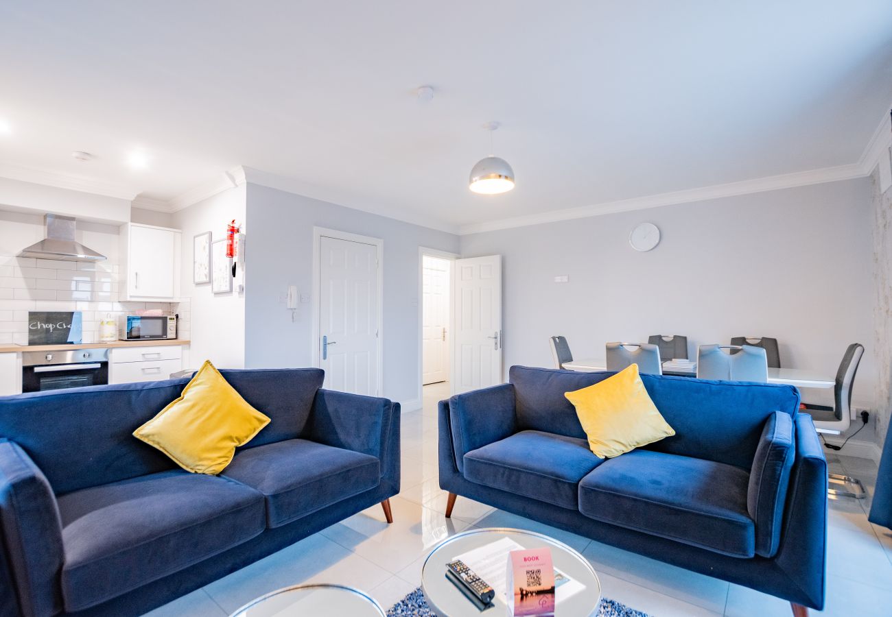 Apartment in Galway City - The Spanish Arch Retreat - Sleeps 4