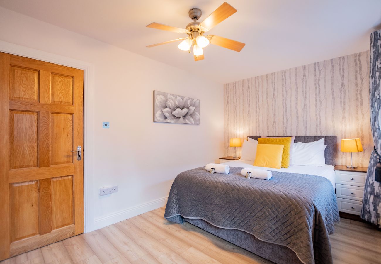 Apartment in Galway City - Location! Minutes to the Latin Quarter, Spanish Arch, and Shop Street
