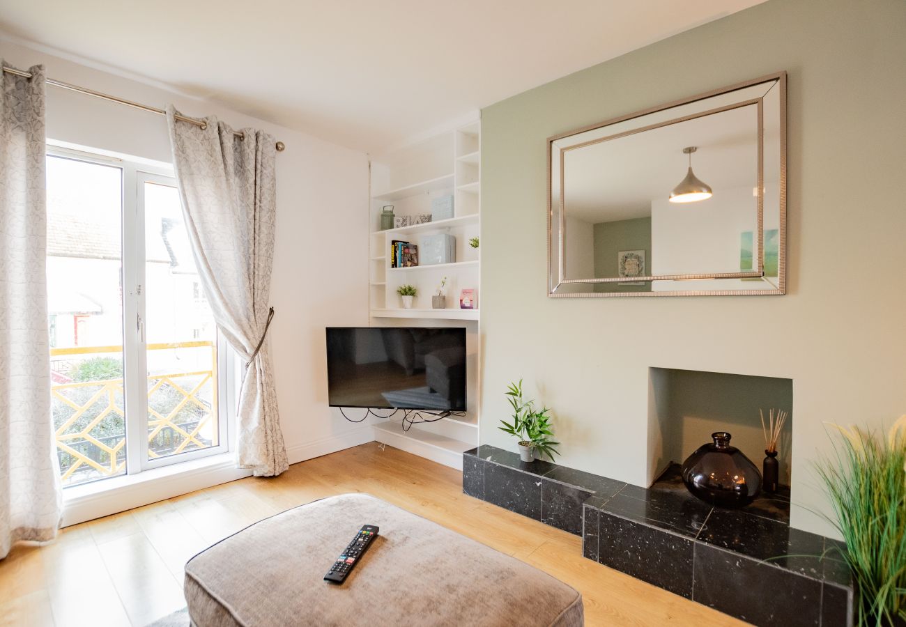 Apartment in Galway City - Location! Minutes to the Latin Quarter, Spanish Arch, and Shop Street