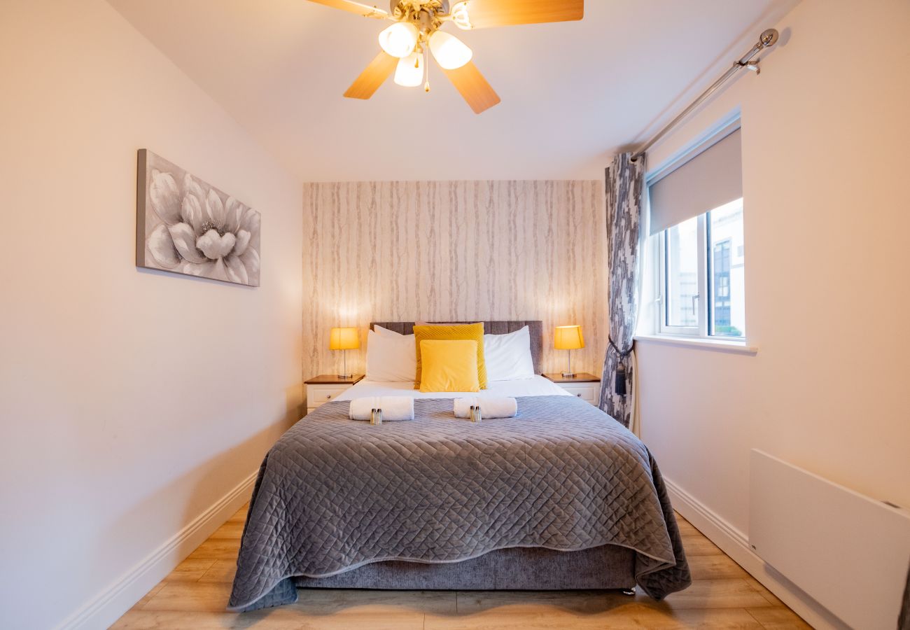 Apartment in Galway City - Location! Minutes to the Latin Quarter, Spanish Arch, and Shop Street