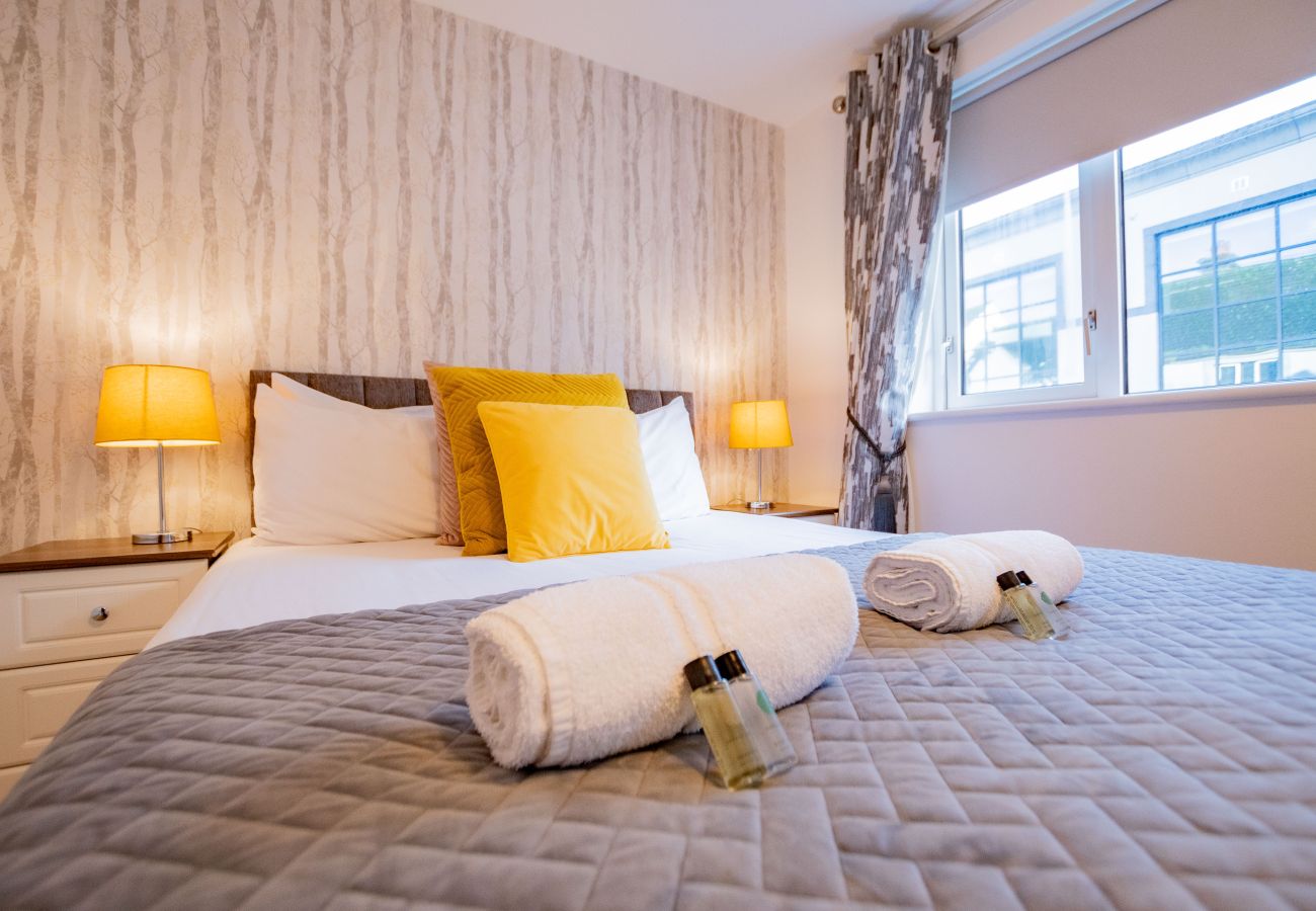 Apartment in Galway City - Location! Minutes to the Latin Quarter, Spanish Arch, and Shop Street