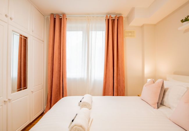 Terraced House in Galway City - Spacious City Centre Apartment - Sleeps 6 Terraced House in Galway City - Spacious City Centre Apartment - Sleeps 6