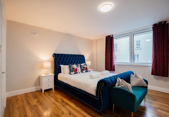 Terraced House in Galway City - Spacious City Centre Apartment - Sleeps 6 Terraced House in Galway City - Spacious City Centre Apartment - Sleeps 6
