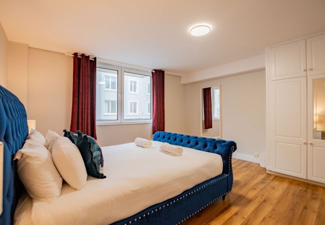 Terraced House in Galway City - Spacious City Centre Apartment - Sleeps 6 Terraced House in Galway City - Spacious City Centre Apartment - Sleeps 6