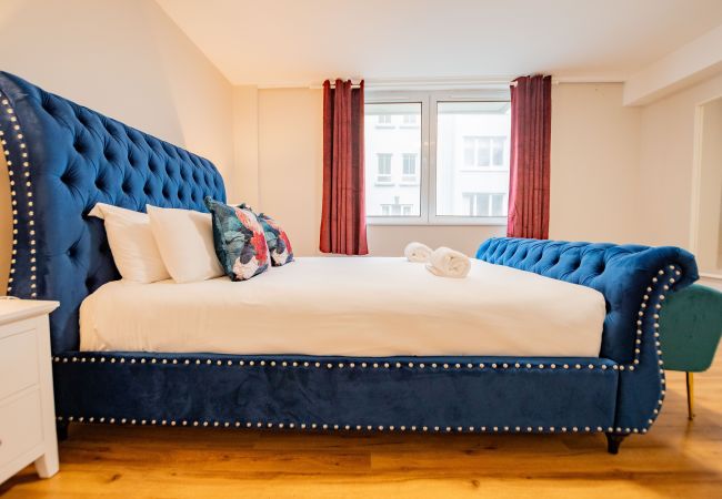 Terraced House in Galway City - Spacious City Centre Apartment - Sleeps 6 Terraced House in Galway City - Spacious City Centre Apartment - Sleeps 6