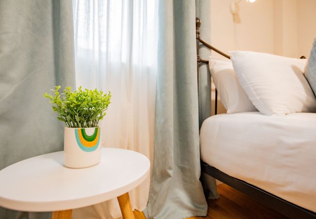 Terraced House in Galway City - Spacious City Centre Apartment - Sleeps 6 Terraced House in Galway City - Spacious City Centre Apartment - Sleeps 6