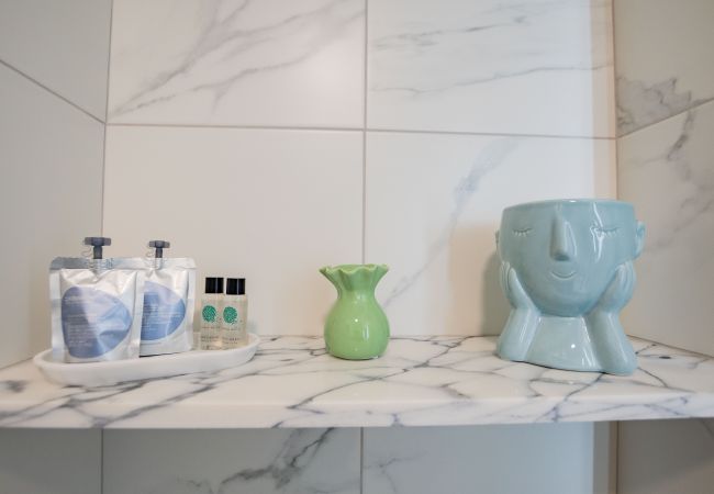 Terraced House in Galway City - Spacious City Centre Apartment - Sleeps 6 Terraced House in Galway City - Spacious City Centre Apartment - Sleeps 6